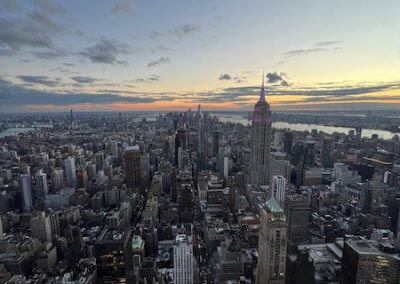 Ausblick Vanderbilt Summit auf New York Bild 7 auf Empire State Building bei Sonnenuntergang
