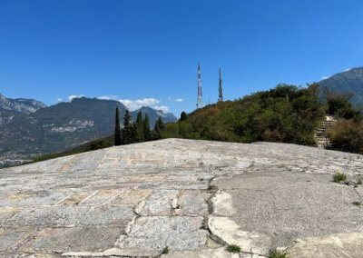 Batteria di Mezzo Blick-auf-Sendemaste Monte Brione Gardasee
