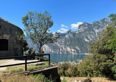 Blick von Batteria di Mezzo Monte Brione Richtung Riva | Gardasee-inside