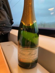 Champagne Einstimmung auf Paris im Zug