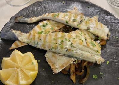 Ristorante La Fenice - leckerer Fisch auf gebratenem Gemüse