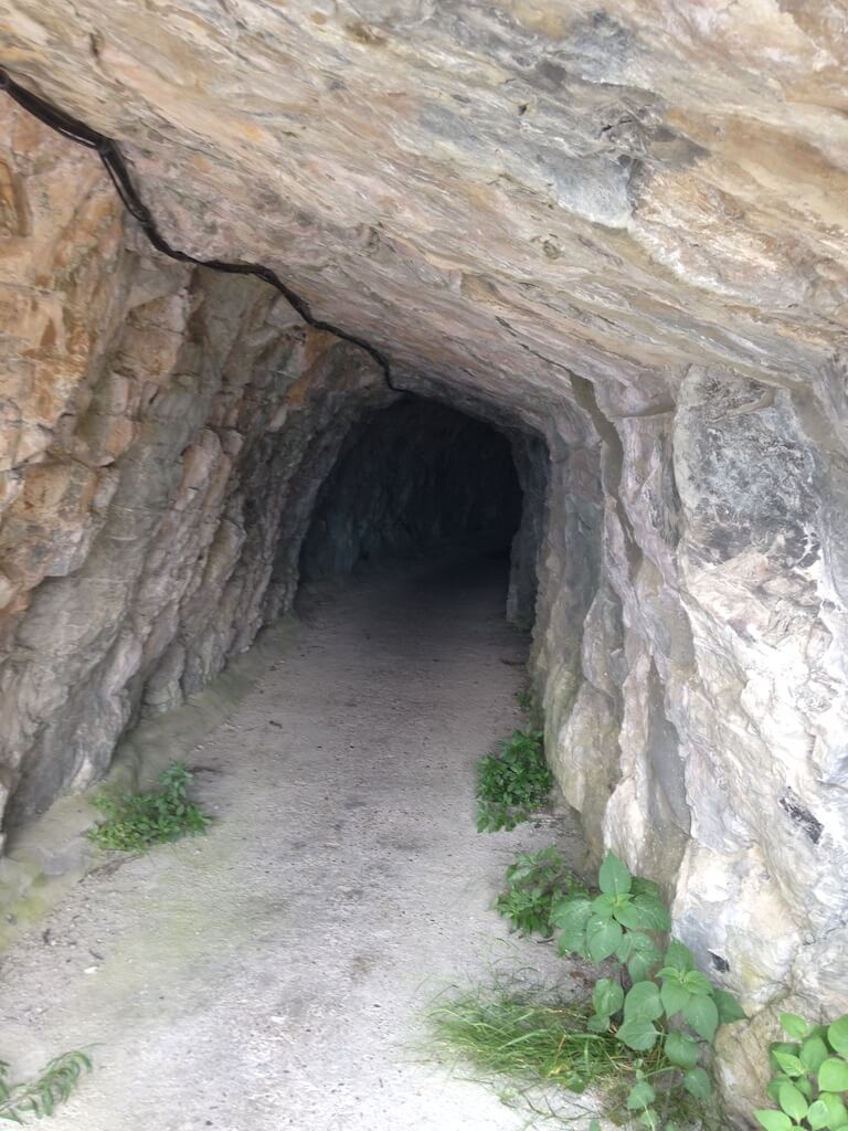 Tunnel auf dem Rückweg von Campione nach Pieve