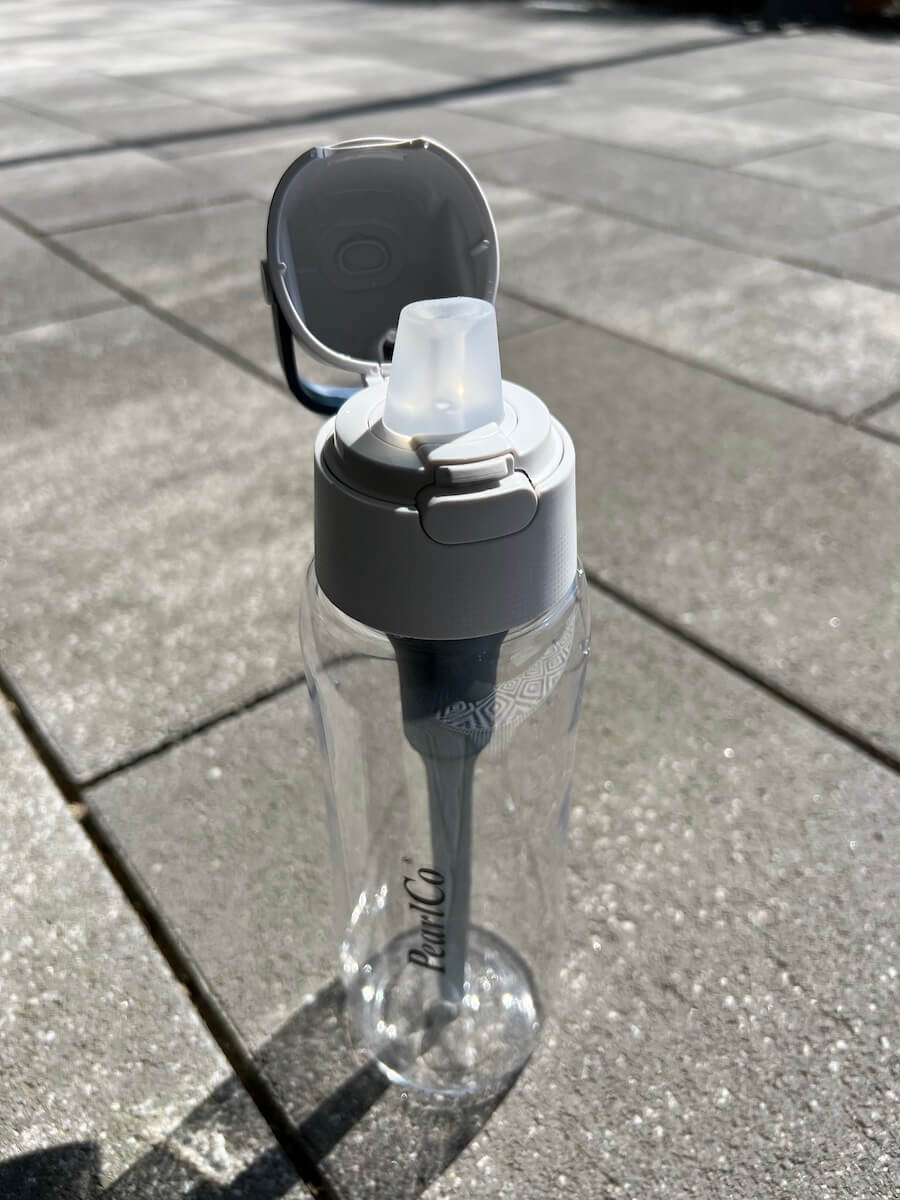 Trinkflasche mit Wasserfilter von PearlCo