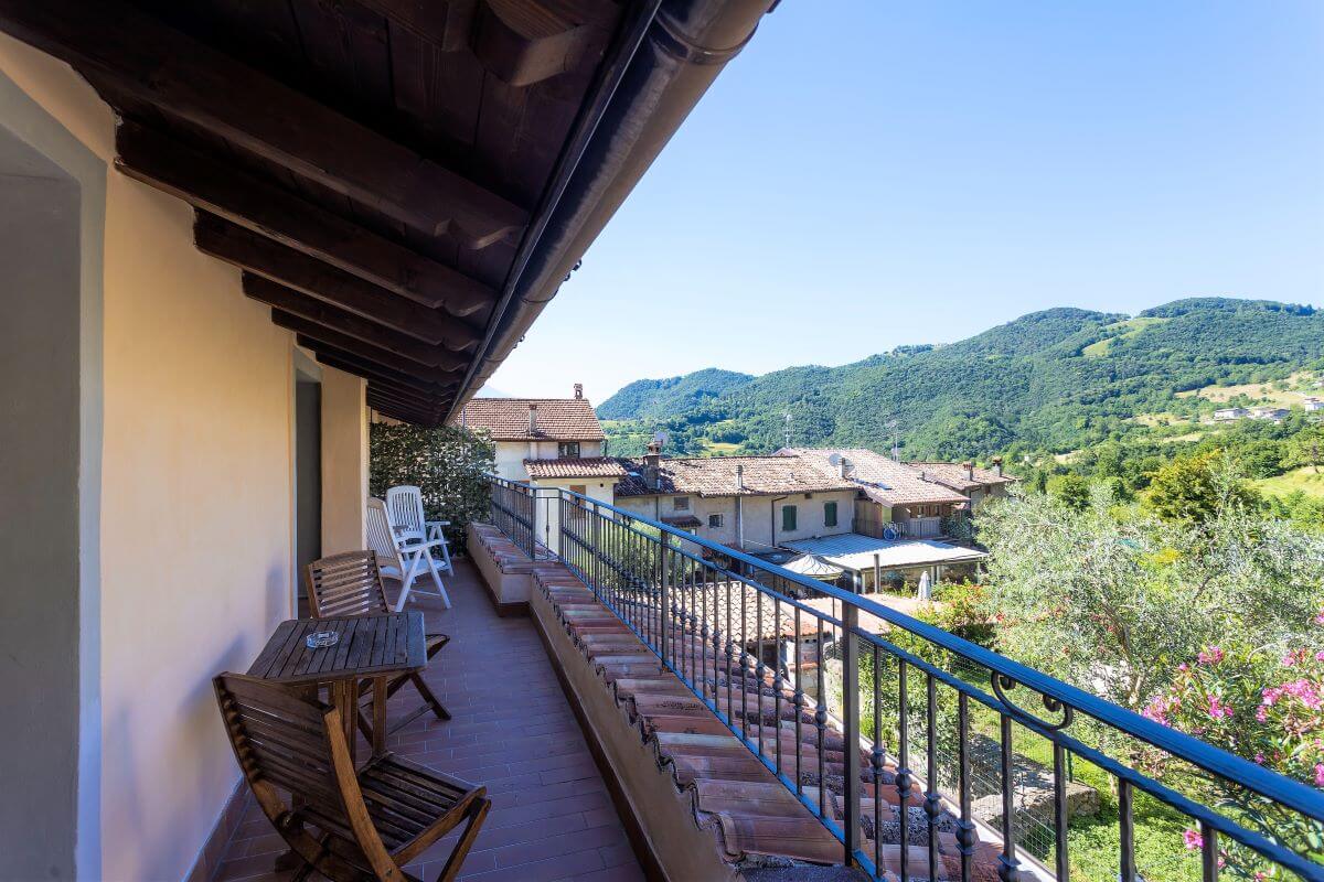 Vacation apartment Lake Garda private balcony