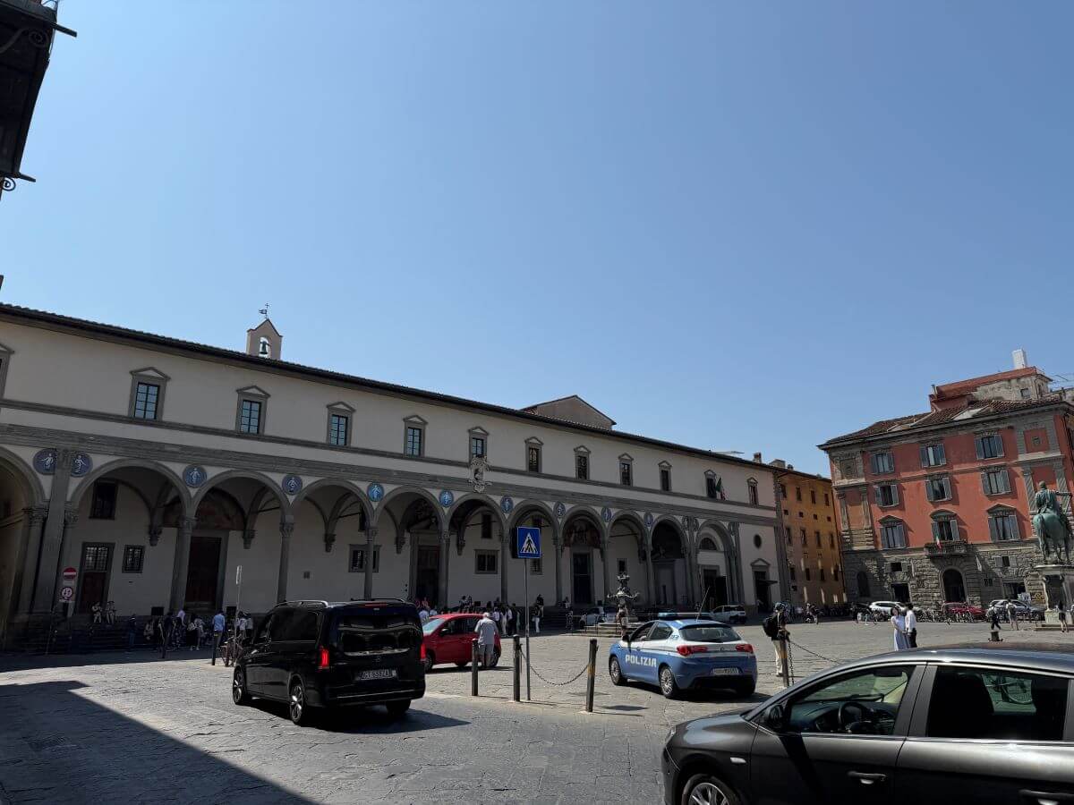 Belebter Platz in Florenz.